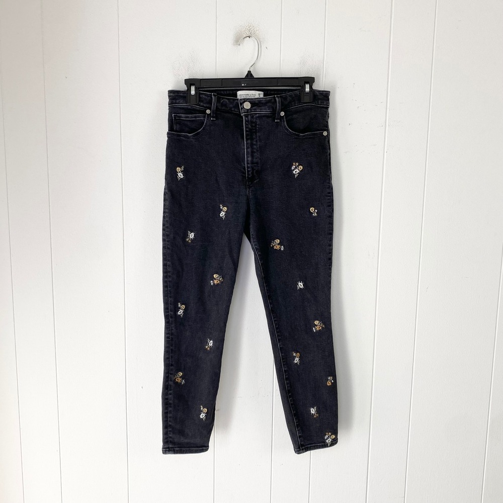 Abercrombie & Fitch Washed Black Floral Embroidered Skinny Jeans 8S 29 Short